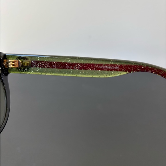 Gucci Black Sunglasses - Picture 6 of 7